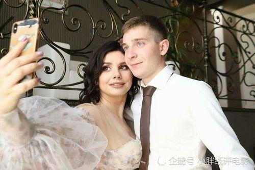 50多岁女网红结婚视频,网红阿姨甜蜜步入婚姻殿堂